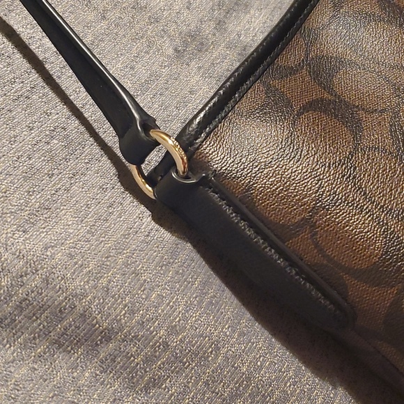 Coach Leather Crossbody 🍫 chocolate on light brown. EUC!!! - Picture 4 of 14